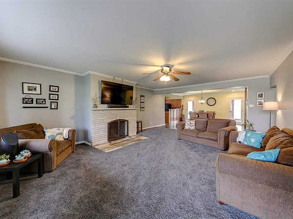 5th image of 1887 Hart Dr