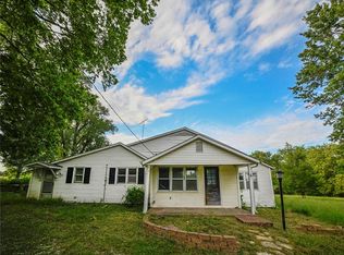 23600 S Lake Rd, Harrisonville, MO 64701