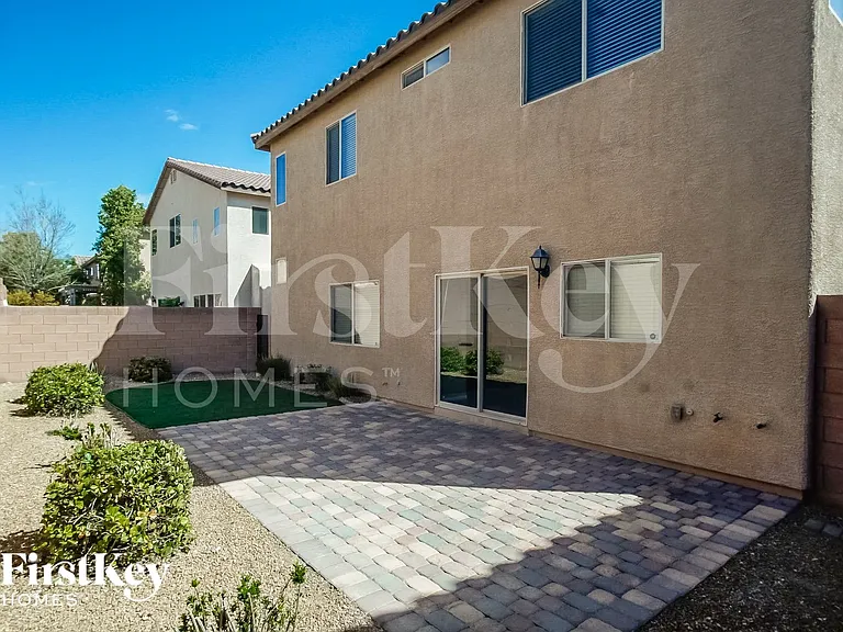 10611 Moss Lake St — Photo 15