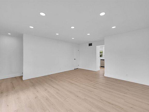 3rd image of 7501 Kimberly Boulevard #105