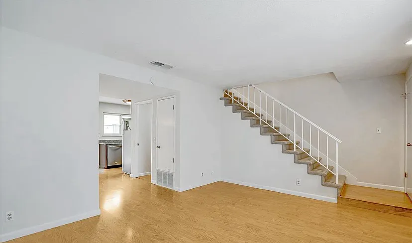 Beautiful 3Br / 2.5 bath in a quiet and friendly community — Photo 4