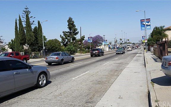 5th image of 148 W Imperial Hwy