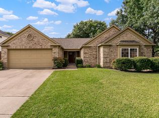 6848 Dogwood Ct, North Richland Hills, TX 76182