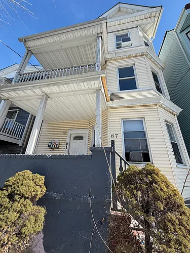 67 Graham Ave Photo 1