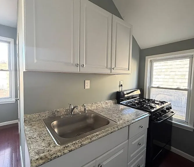 113 Isabella Ave #3A — Photo 1