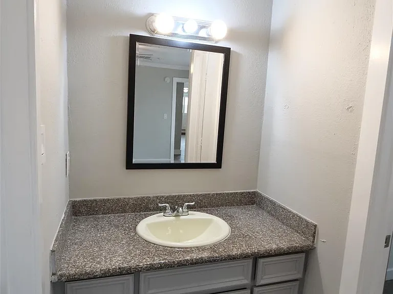 15654 Boulder Oaks Dr — Photo 15