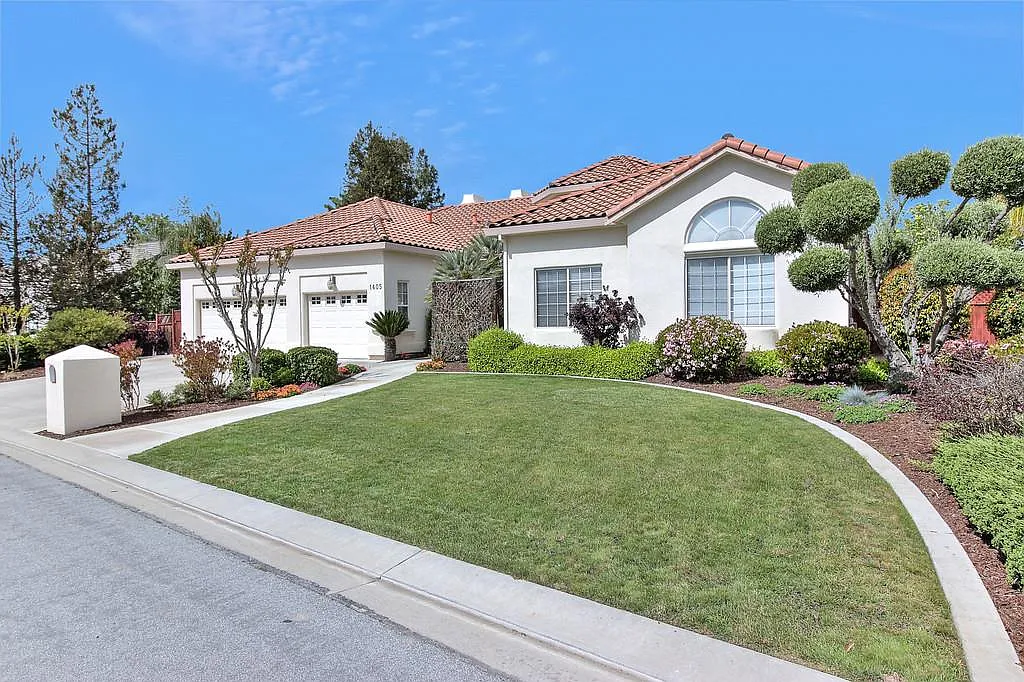 1405 Sonnys Way photo 1