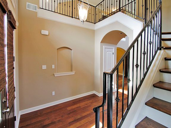 4th image of 881 Winterfields Dr