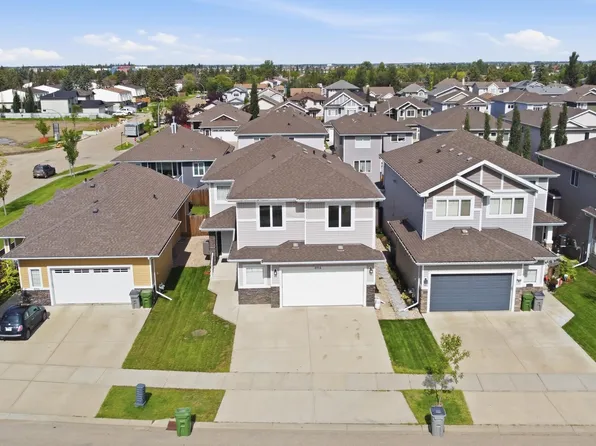 8914 97th Ave, Morinville, AB T8R 2N7