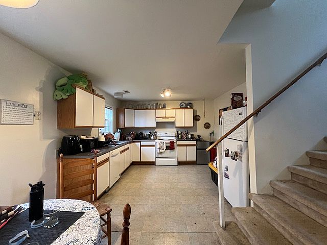 1st image of 222 Jay St #A
