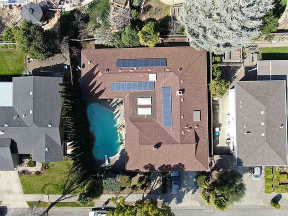 3rd image of 7571 Santa Barbara Dr
