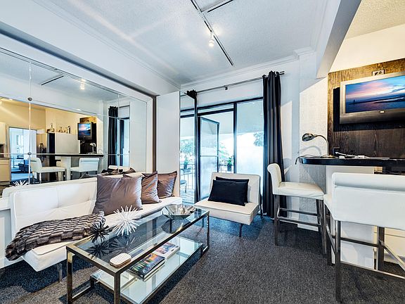 2nd image of 2109 Bayshore Blvd Unit 201