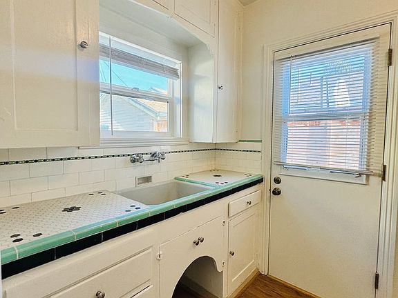 5th image of 4512 1/2 Idaho St #0
