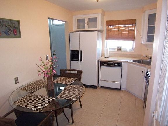 Eat in Kitchen