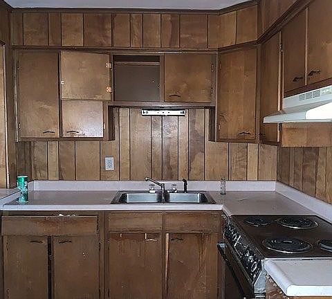 4th image of 591 Stanley Dr