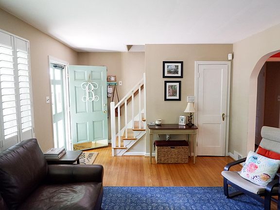 4th image of 4704 Bromley Ln