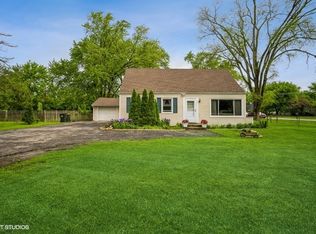 26W414 Geneva Rd, Carol Stream, IL 60188