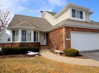 32984 N Stone Manor Dr, Grayslake, IL 60030