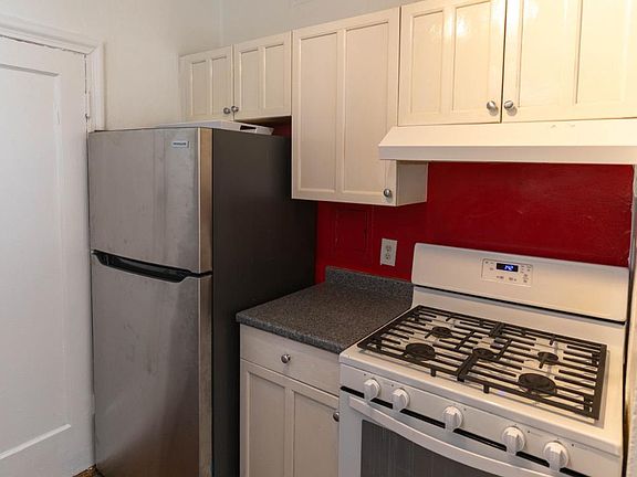 5th image of 2032 Belmont Rd NW APT 221