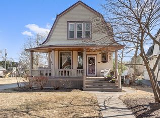 253 Olmsted Rd, Riverside, IL 60546