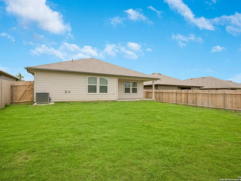 728 Armadillo Dr — Photo 27
