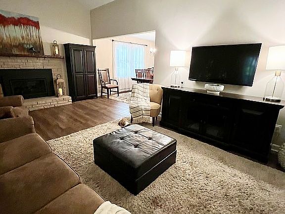 Living room-2nd view