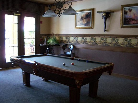 4th image of 319 Villa Cir