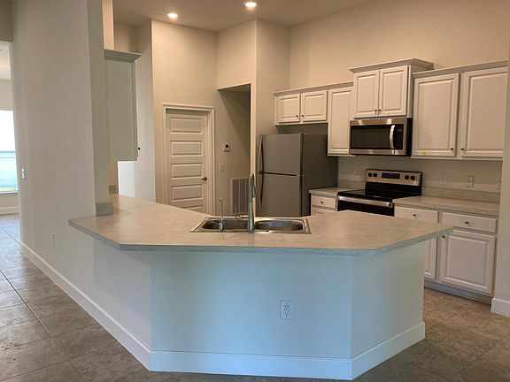 5th image of 2496 Vancouver Ln