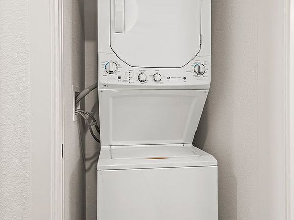 4th image of 68 & 86 Kellogg St #104