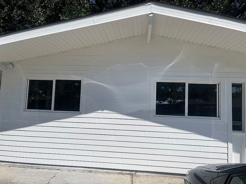 1st image of 821 Wiegand Dr