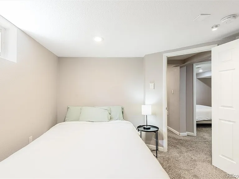 565 Winona Ct — Photo 22