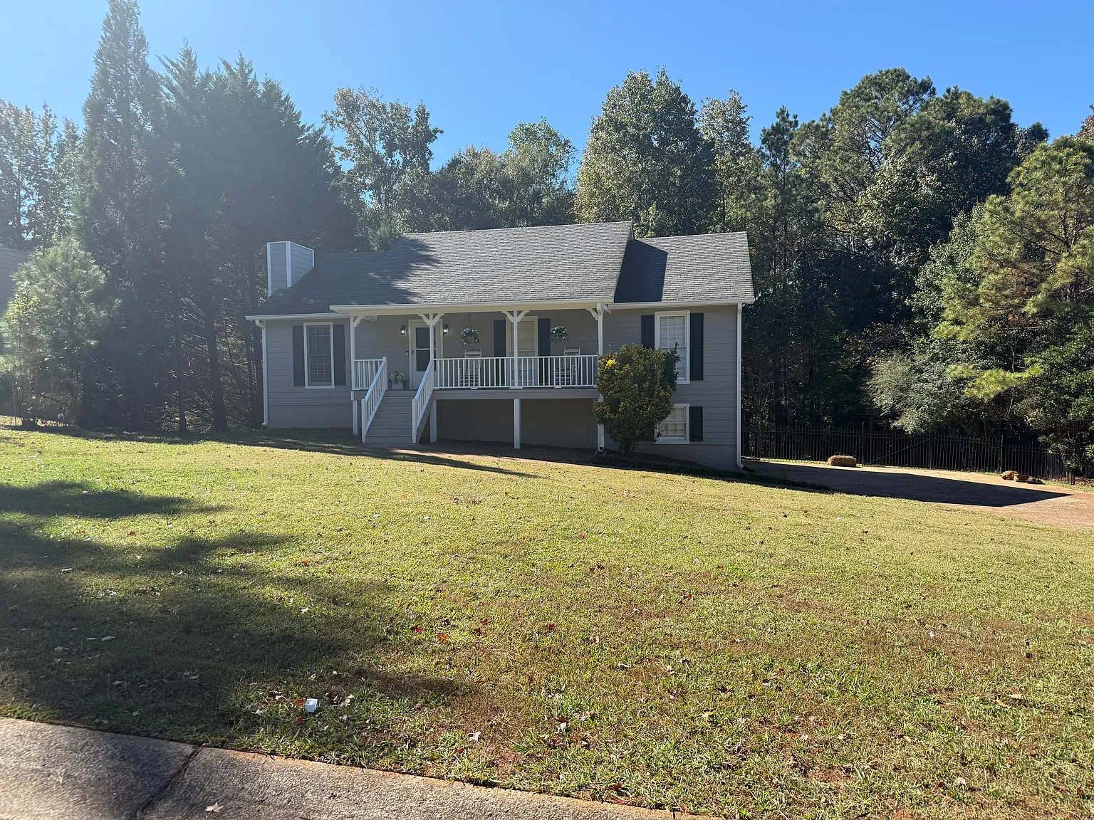 4 bed, 2300 sqft, $2,400 — Photo 1