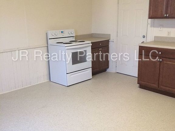 3rd image of 1115 5th St