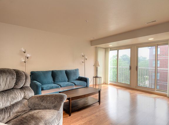 3rd image of 17 E Hattendorf Ave Unit 401