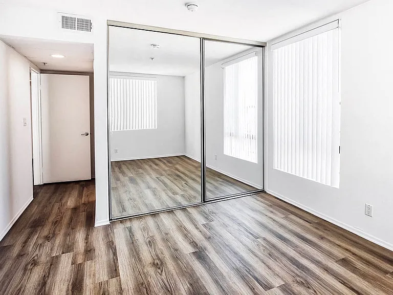 1823 Grace — Photo 14