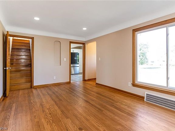 4th image of 6209 Archmere Ave