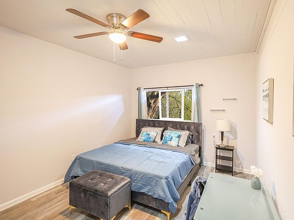 5th image of 1409 E Waters Ave #14964171