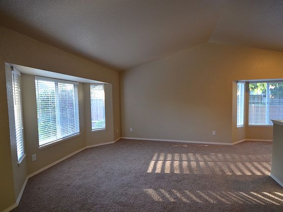 4th image of 1701 93rd Dr SE