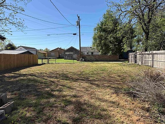 3rd image of 1811 Kansas Ave