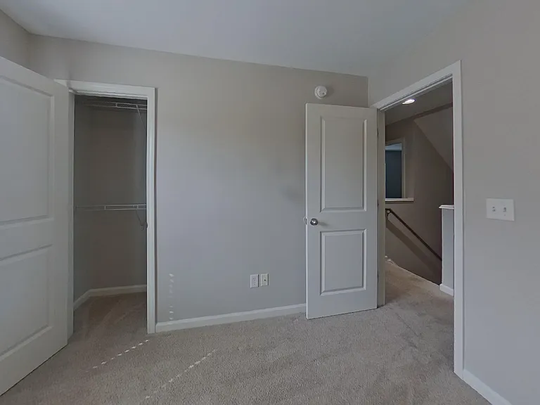 241 Saskatoon Dr — Photo 12