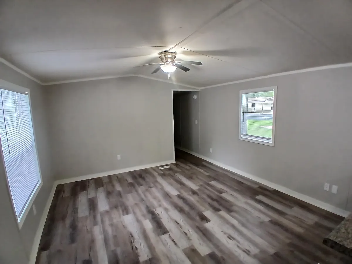 Building Photo - 306 Carriage Lane Est