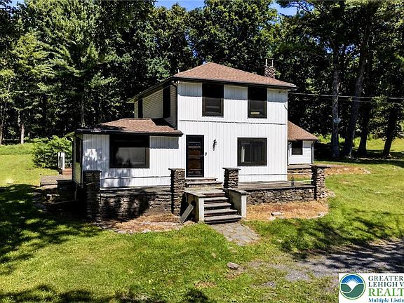 4th image of 211 Sand Spring Rd