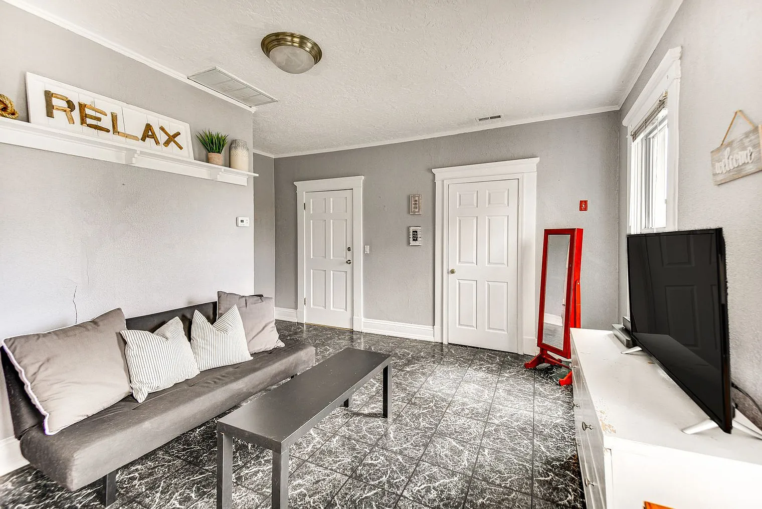 1 bed, 1.0 bath, 495 sqft, $1,935 — Photo 2
