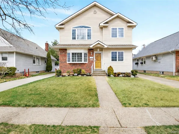 1019 Whittier Avenue, New Hyde Park, NY 11040