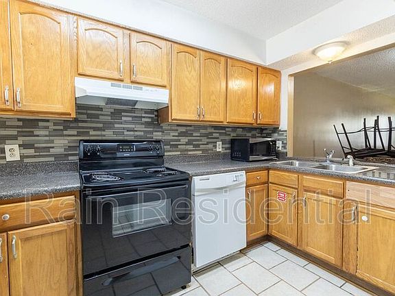 5th image of 125 Briarfield Ave APT B