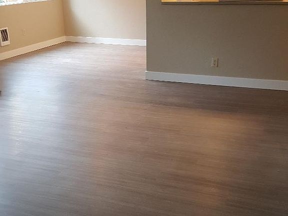 5th image of 10842 NE 68th St