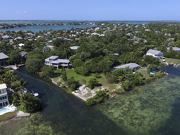 4th image of 17238 Starfish Ln