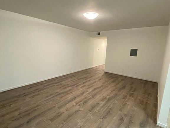 5th image of 675 Monterey Blvd APT 10