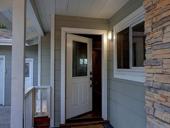 3rd image of 280 Alpine Dr