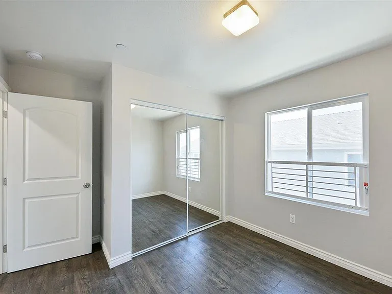 2769 Marengo St #3 — Photo 13